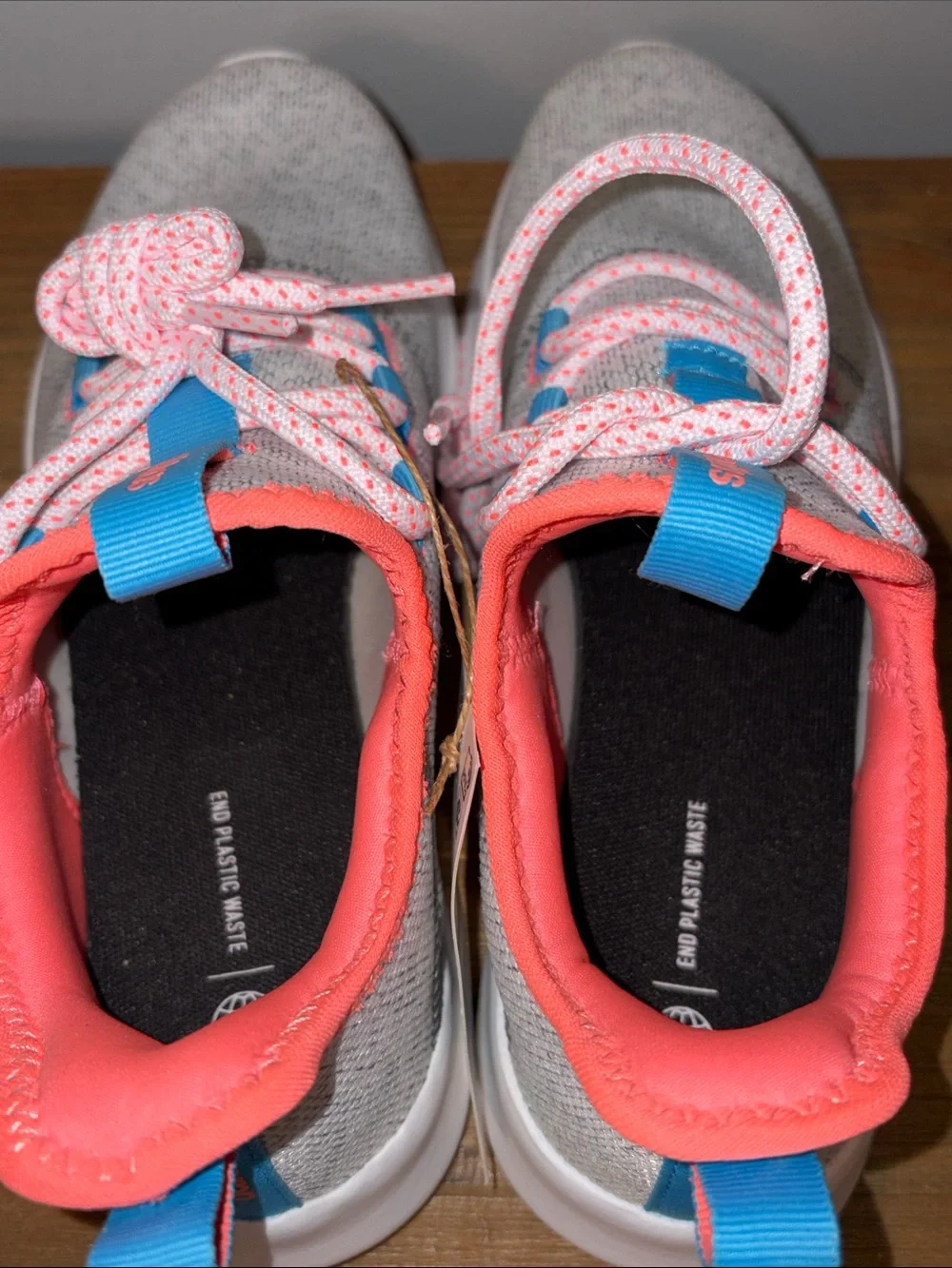 NEW adidas Kids Grey Knit Sneakers with Pink Accents 4 Youth